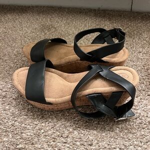 Cityclassified Black and Tan Wedge Sandals Size 9